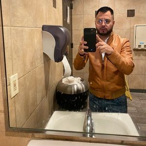 Meet your Posher, Alejandro